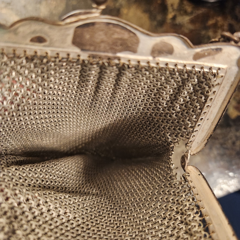 Art Deco Beaded Clutch in Cream and Black - Picture 4 of 5